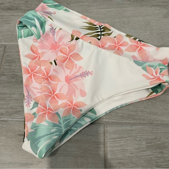 Infamous White Palm Bikini Bottoms size Medium - Picture 6 of 8